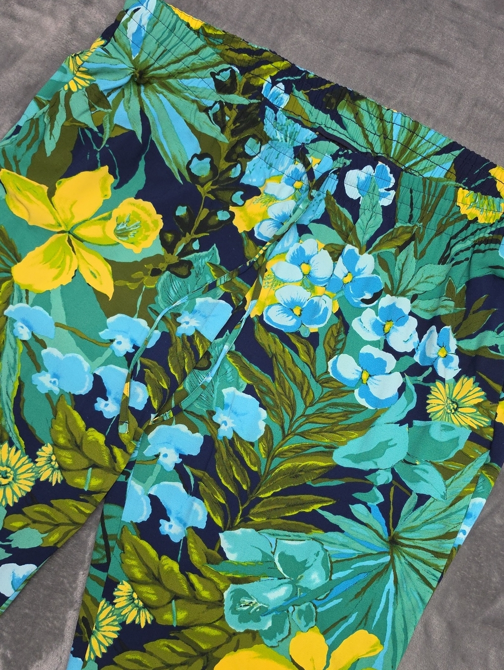 Talbots 2XP Navy Floral Pull-On Capris with Blue, Green & Yellow